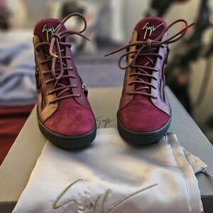 Giuseppe zanotti burgundy high tops size 8 never worn